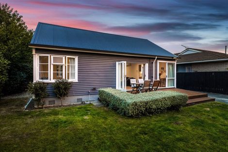 Photo of property in 44 Pitcairn Crescent, Bryndwr, Christchurch, 8053
