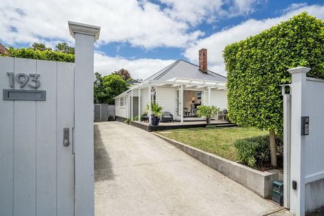 Photo of property in 1/193 Queen Street, Northcote Point, Auckland, 0627