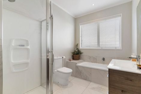 Photo of property in 8 Huarahi Pai Road, Huapai, Kumeu, 0810