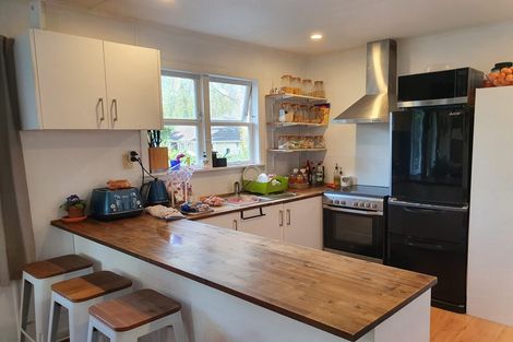 Photo of property in 32 Cutler Street, New Lynn, Auckland, 0600