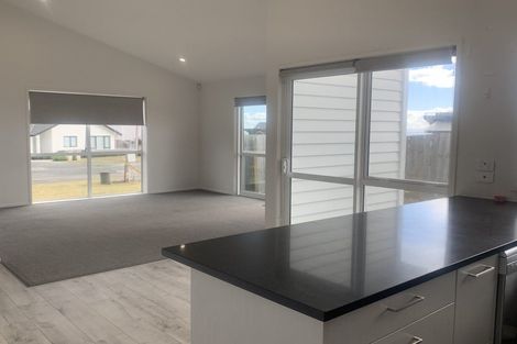 Photo of property in 3 Mutetai Road, Clarks Beach, 2122