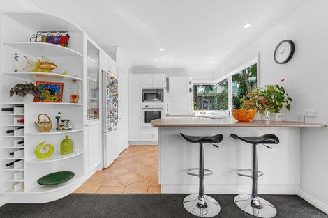 Photo of property in 4 Wentwood Place, Torbay, Auckland, 0630