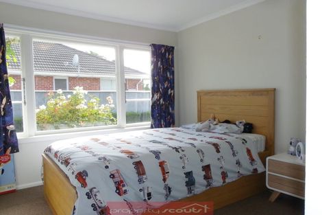 Photo of property in 17 Manor Place, Bryndwr, Christchurch, 8053