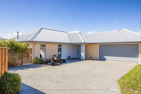 Photo of property in 17 Awa Place, Rangiora, 7400