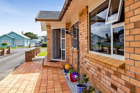 Photo of property in 11 Grey Street, Hawera, 4610