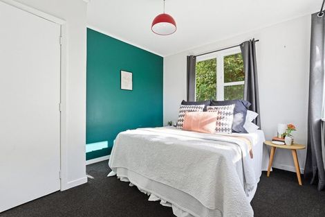 Photo of property in 16 Manor Drive, Stokes Valley, Lower Hutt, 5019