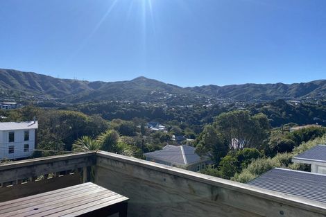 Photo of property in 98 Wadestown Road, Wadestown, Wellington, 6012