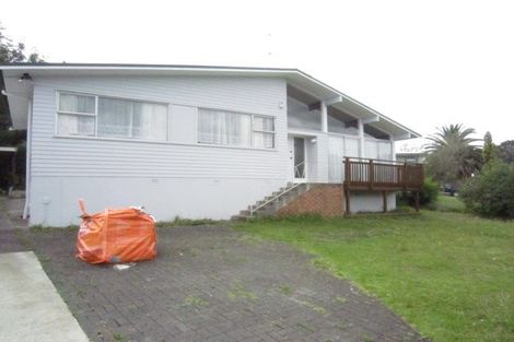 Photo of property in 38 Thornlow Street, Glendene, Auckland, 0602