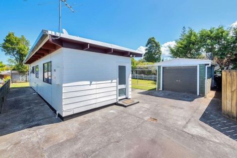 Photo of property in 19 Beaubank Road, Kelston, Auckland, 0602
