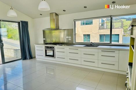 Photo of property in 6 Bewley Avenue, Macandrew Bay, Dunedin, 9014