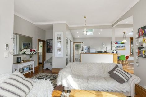 Photo of property in 285 Karaka Bay Road, Karaka Bays, Wellington, 6022