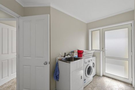 Photo of property in 38 Karamea Street, Whalers Gate, New Plymouth, 4310