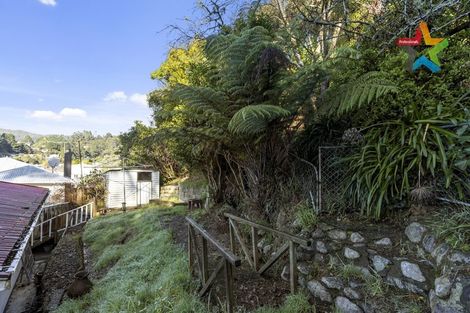 Photo of property in 5 Bird Grove, Stokes Valley, Lower Hutt, 5019
