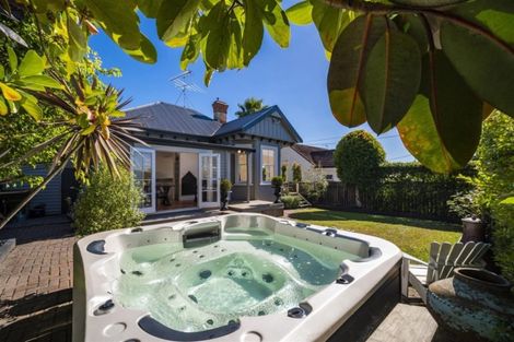 Photo of property in 1/86 Birkenhead Avenue, Birkenhead, Auckland, 0626