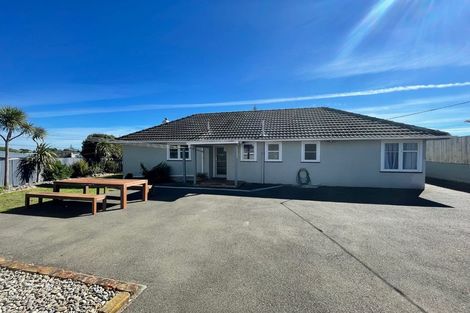 Photo of property in 86 Manuka Street, Castlecliff, Whanganui, 4501