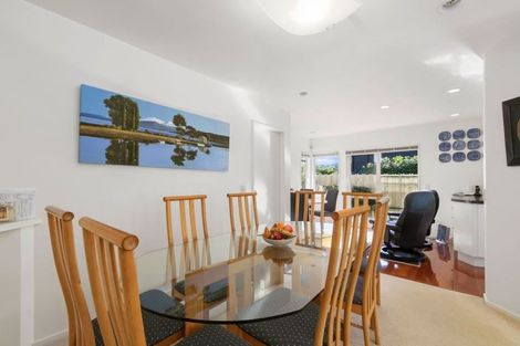 Photo of property in 27 Craig Road, Milford, Auckland, 0620
