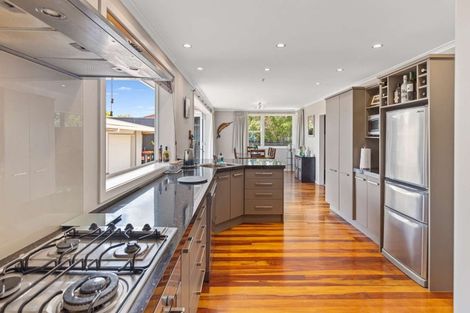 Photo of property in 7 Raglan Avenue, Cloverlea, Palmerston North, 4412