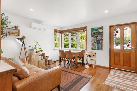 Photo of property in 5 Cross Street, Raglan, 3225