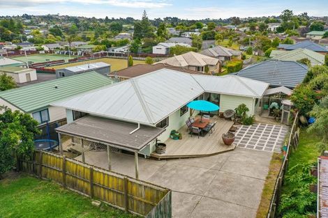 Photo of property in 2/114 Kervil Avenue, Te Atatu Peninsula, Auckland, 0610