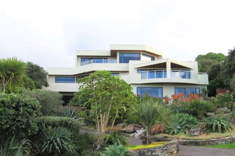 Photo of property in 6 Chelverton Terrace, Red Beach, 0932