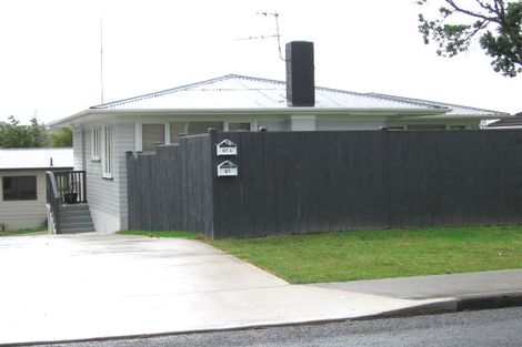 Photo of property in 61 Farquhar Road, Glendene, Auckland, 0602