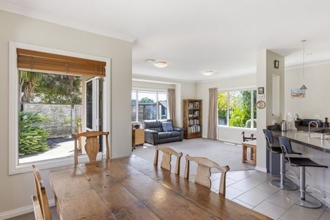 Photo of property in 10 Metzenthin Close, Raumati South, Paraparaumu, 5032