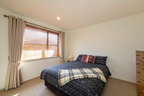Photo of property in 48 Tennyson Avenue, Kelvin Grove, Palmerston North, 4414