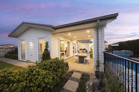 Photo of property in 14 Floyd Road, Riverhead, 0820