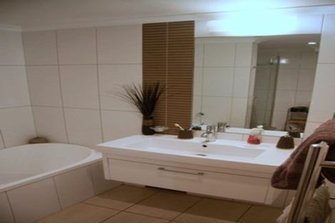 Photo of property in Bellagio Apartments, 8a/39 Taranaki Street, Te Aro, Wellington, 6011