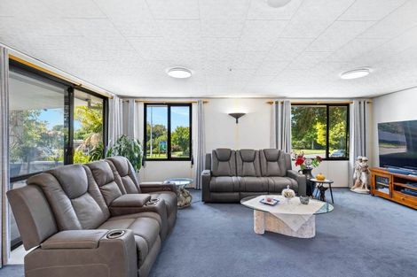 Photo of property in 15 Marinich Drive, Ranui, Auckland, 0612