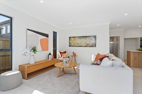 Photo of property in 13 Aquamarine Road, Rosehill, Papakura, 2113