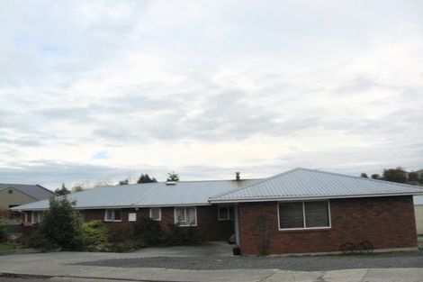 Photo of property in 13 Henley Drive, Balclutha, 9230