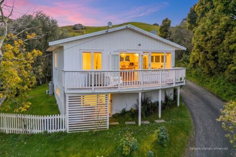 Photo of property in 4 Ocean Beach Road, Tairua, 3508