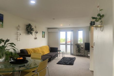 Photo of property in 97 Albionvale Road, Glen Eden, Auckland, 0602