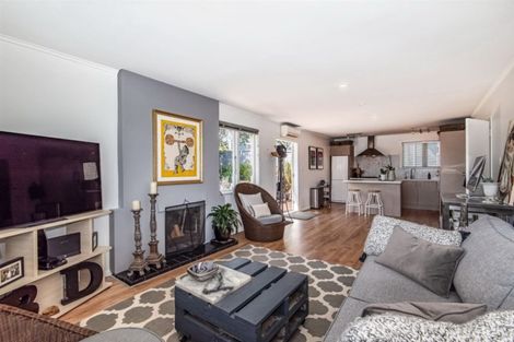 Photo of property in 1/30 Selwyn Crescent, Forrest Hill, Auckland, 0620