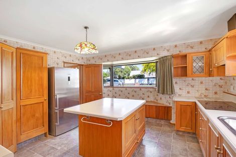 Photo of property in 10 Regency Crescent, Redwood, Christchurch, 8051