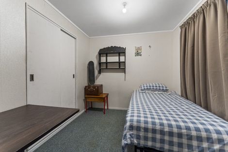 Photo of property in 36 Guildford Drive, Paraparaumu, 5032