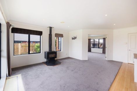 Photo of property in 186 Pacific Drive, Fitzherbert, Palmerston North, 4410