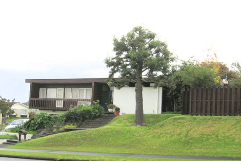 Photo of property in 23 Kurnell Drive, Botany Downs, Auckland, 2010