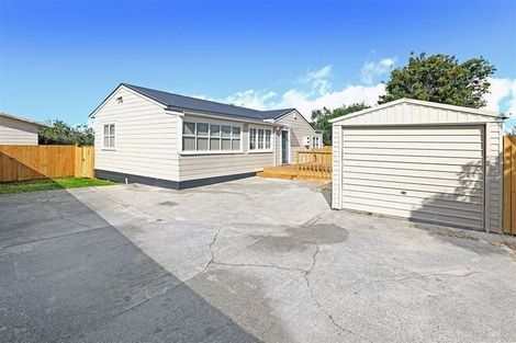 Photo of property in 2/13 Templeton Place, Clendon Park, Auckland, 2103