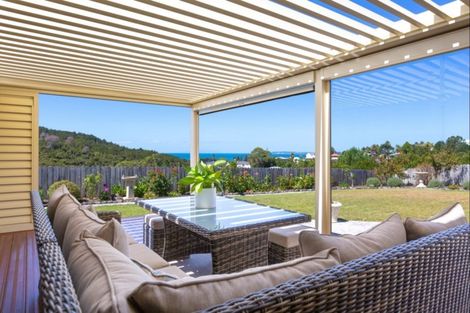 Photo of property in 44 Roberta Crescent, Orewa, 0931