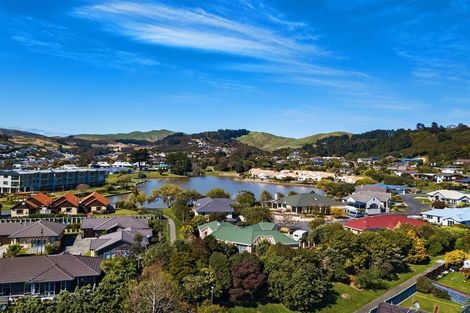 Photo of property in 5 Halyard Place, Whitby, Porirua, 5024