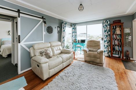 Photo of property in 21 Arrow Crescent, Holmes Hill, Oamaru, 9401