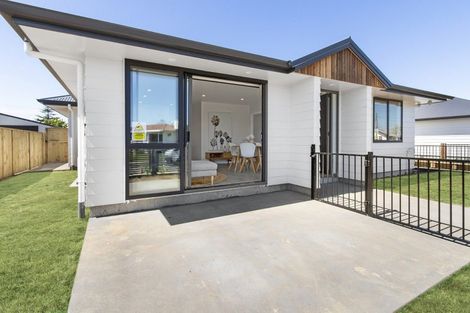 Photo of property in 2/16 Betley Crescent, Fairview Downs, Hamilton, 3214