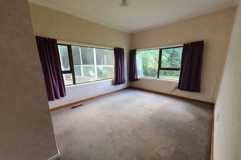 Photo of property in 28 Bassett Road, Johnsonville, Wellington, 6037