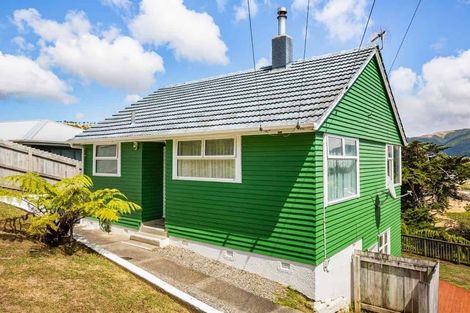 Photo of property in 19 Gloucester Street, Cannons Creek, Porirua, 5024