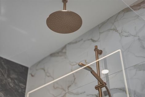 Photo of property in 240 Park Estate Road, Rosehill, Papakura, 2113