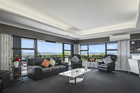 Photo of property in 161 Luckens Road, West Harbour, Auckland, 0618