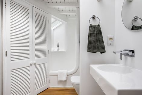 Photo of property in 25 Eastcliffe Road, Castor Bay, Auckland, 0620