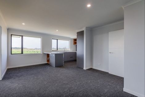 Photo of property in 19 Corsica Court, Fitzherbert, Palmerston North, 4410